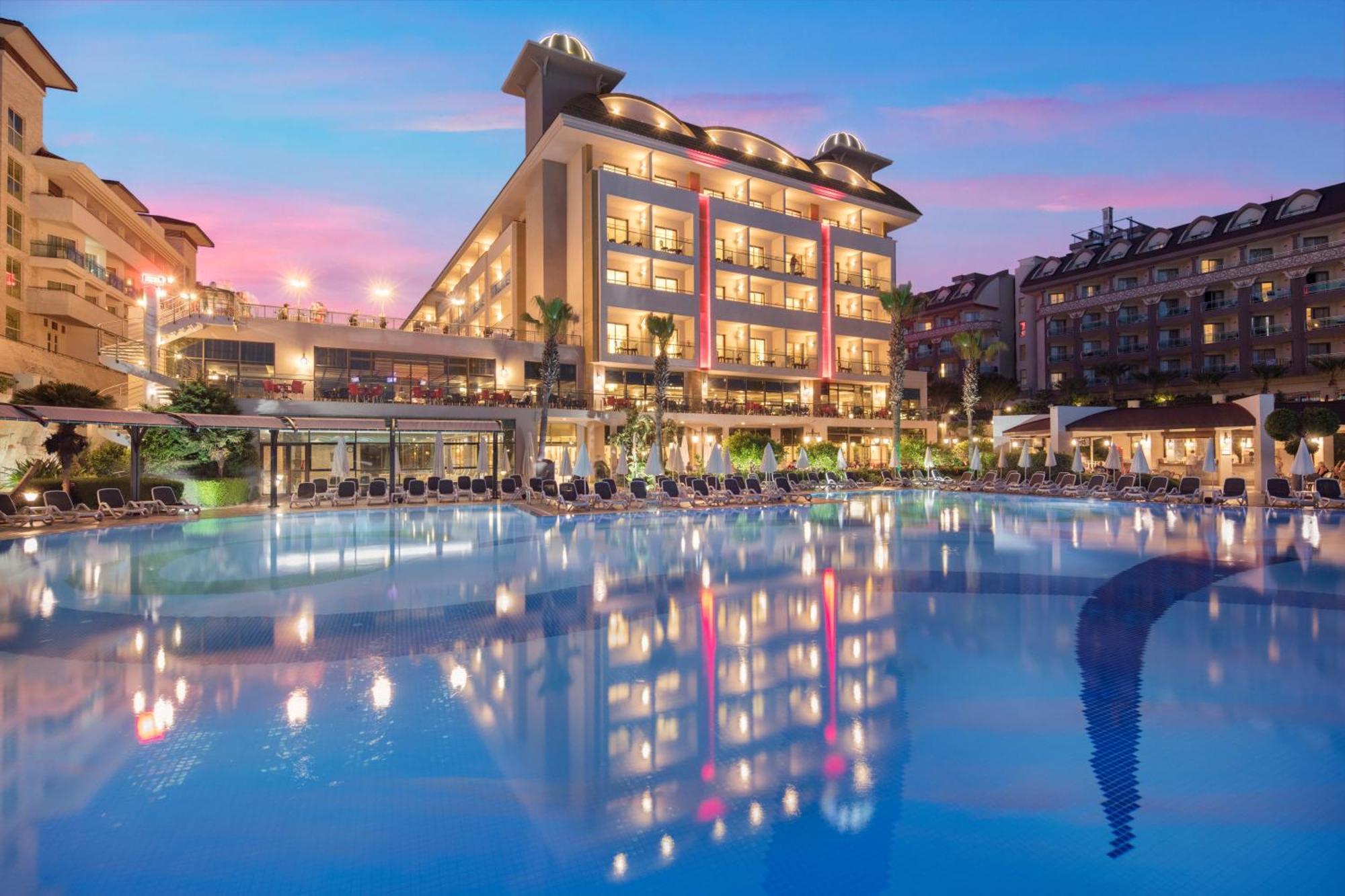 Aydinbey King'S Palace & Spa Side Exterior foto